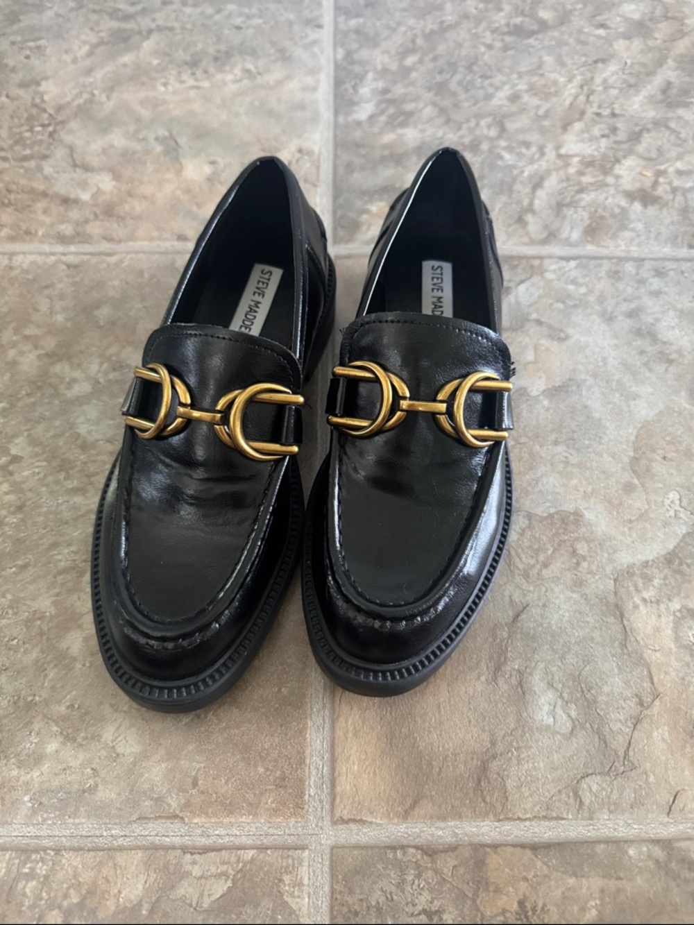 Steve Madden black patent loafer 7.5 - gold buckle